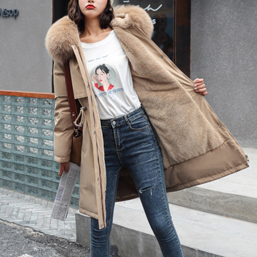 Casaco feminino com capuz e gola oversized - corte relaxado