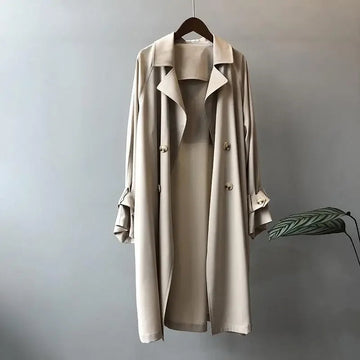 Casaco trench feminino duplo abotoamento com botão decorativo e mangas com cinto