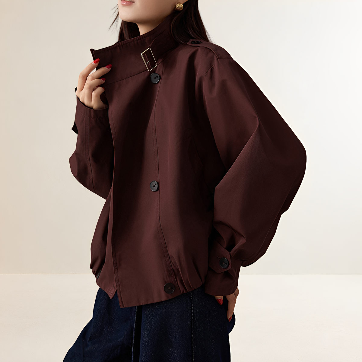 Casaco trench feminino oversized com lapelas largas e fechamento duplo-breasted