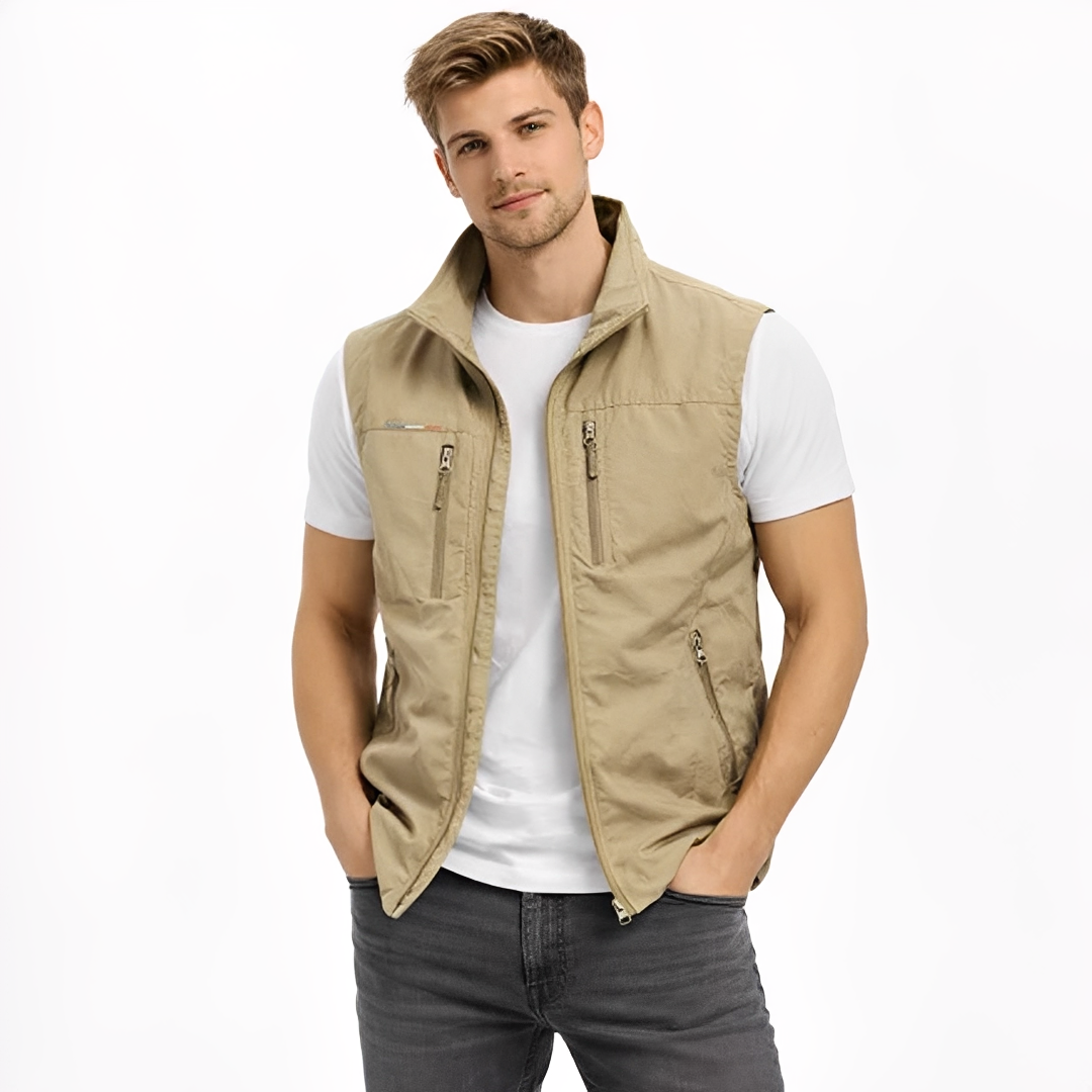 Colete masculino com zíper frontal, gola alta e 4 bolsos com zíper