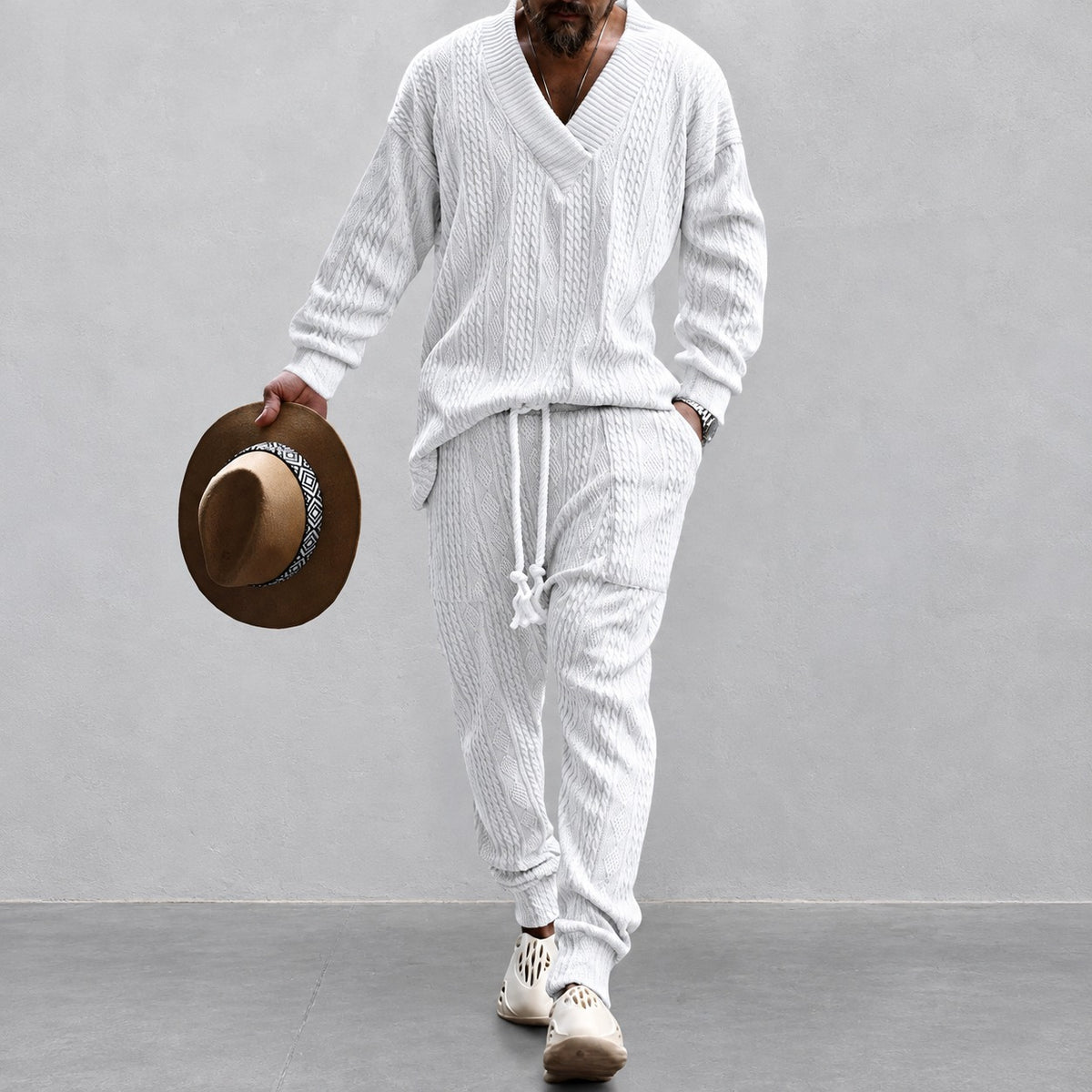 Conjunto Athleisure Masculino - Camisola de Manga Comprida com Decote em V e Calças com Cordão Ajustável, Corte Descontraído