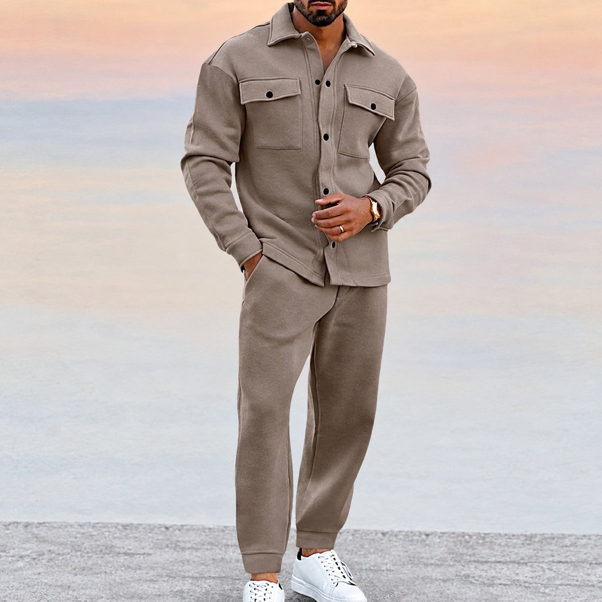Conjunto esportivo masculino com jaqueta de botões e calças jogger