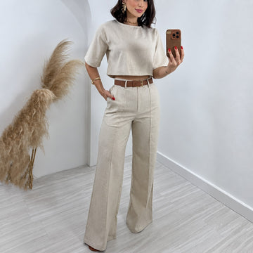 Conjunto feminino de duas peças - top cropped e calça de cintura alta com perna larga
