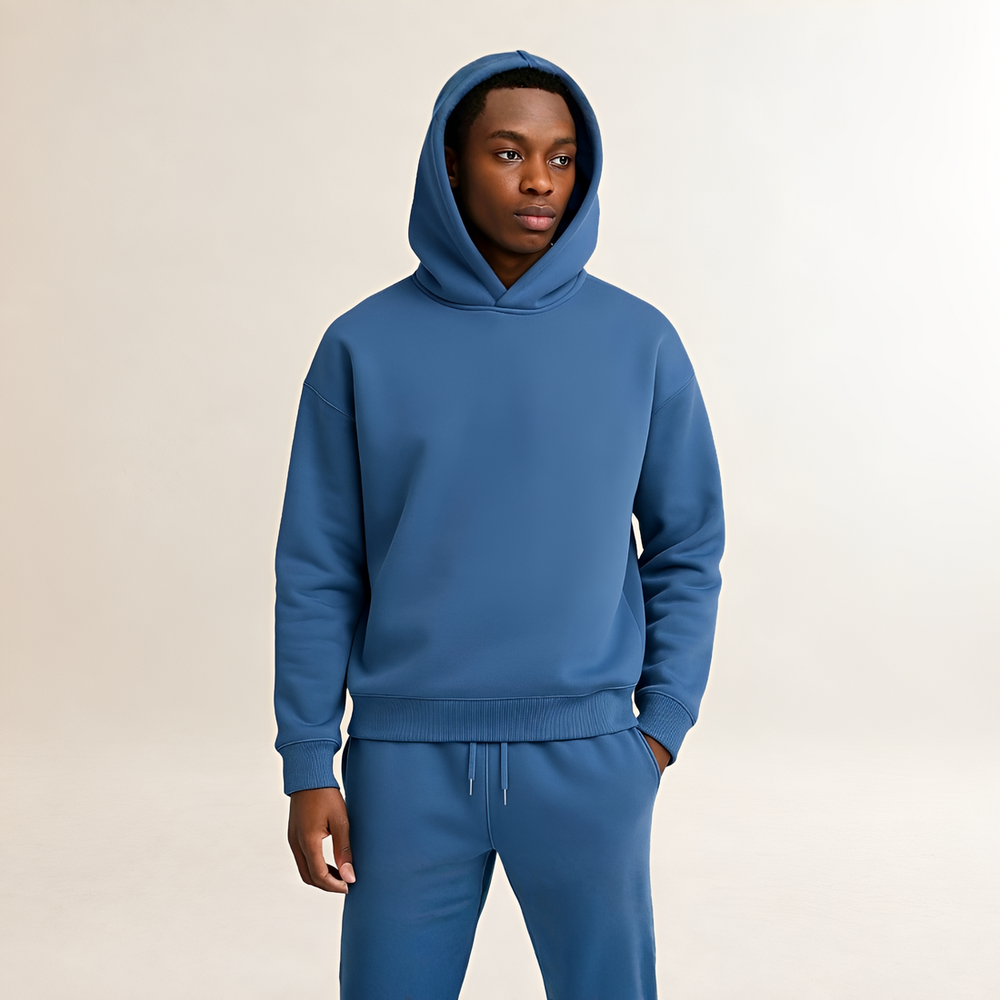 Conjunto hoodie e jogger masculino com ajuste oversized e capuz regulável