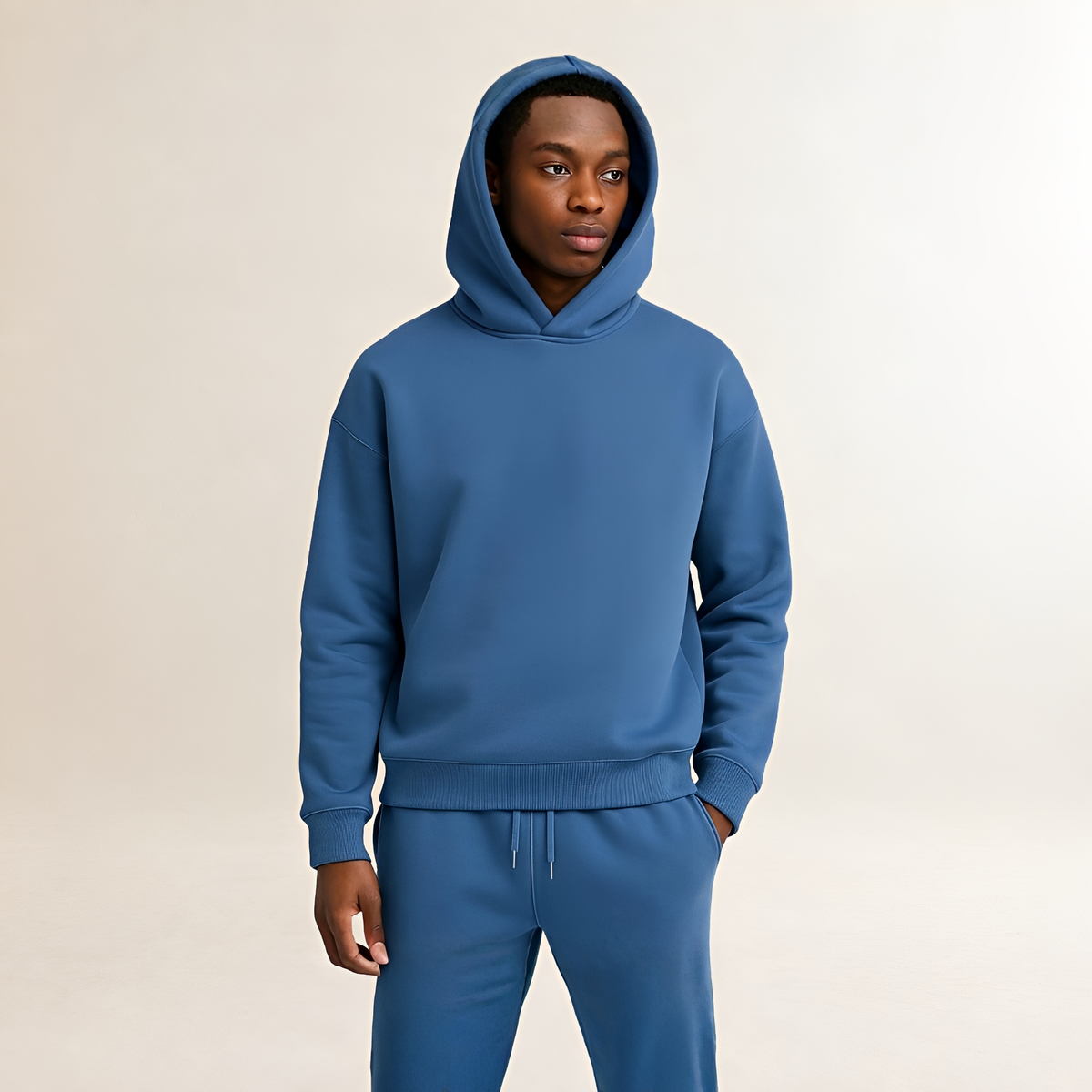 Conjunto hoodie e jogger masculino com ajuste oversized e capuz regulável
