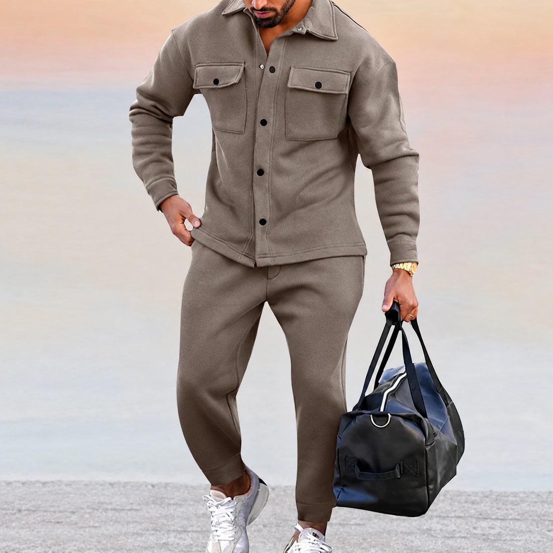 Conjunto masculino com jaqueta casual com botões e calça jogger com elástico na cintura