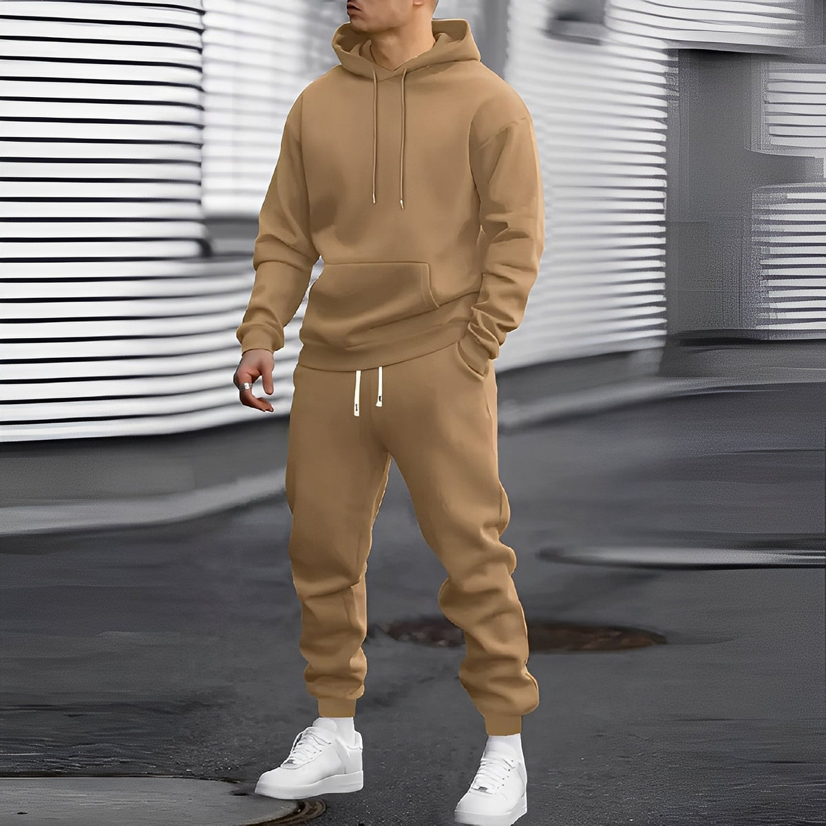 Conjunto masculino moletom e jogger com capuz, bolso canguru e caimento relaxado