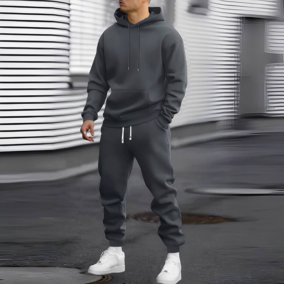 Conjunto masculino moletom e jogger com capuz, bolso canguru e caimento relaxado