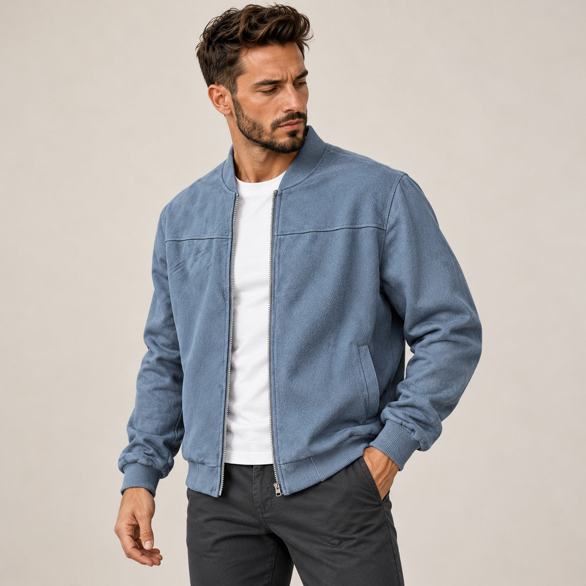Jaqueta bomber masculina ajustada com fechamento de zíper e gola canelada
