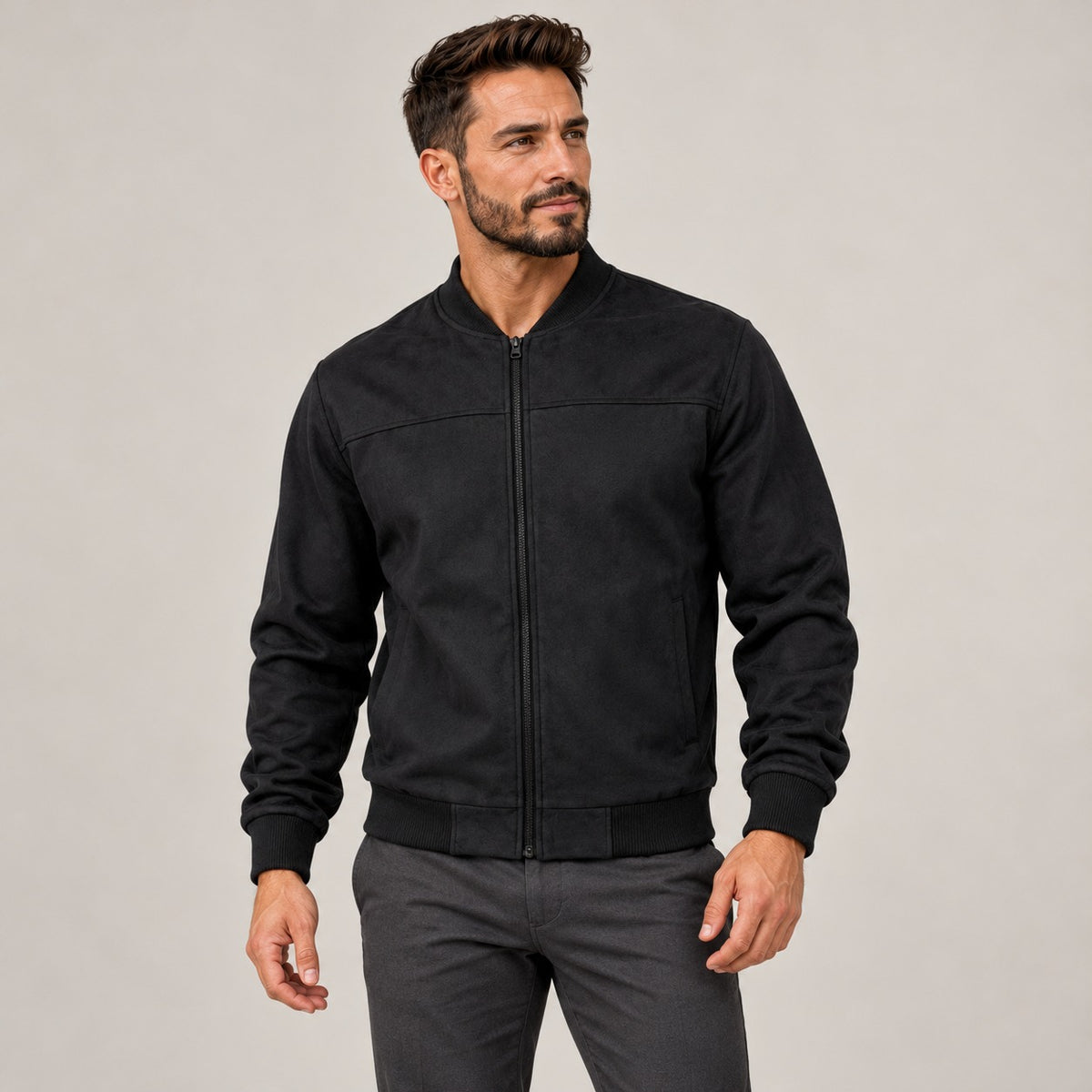 Jaqueta bomber masculina ajustada com fechamento de zíper e gola canelada