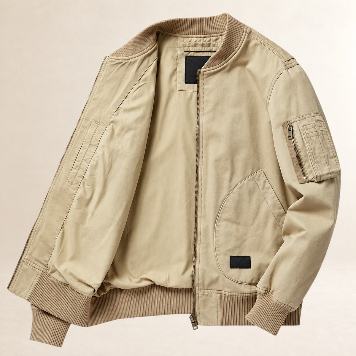 Jaqueta bomber masculina com bolso utilitário e punhos canelados