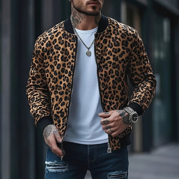 Jaqueta bomber masculina com estampa de leopardo e fechamento por zíper