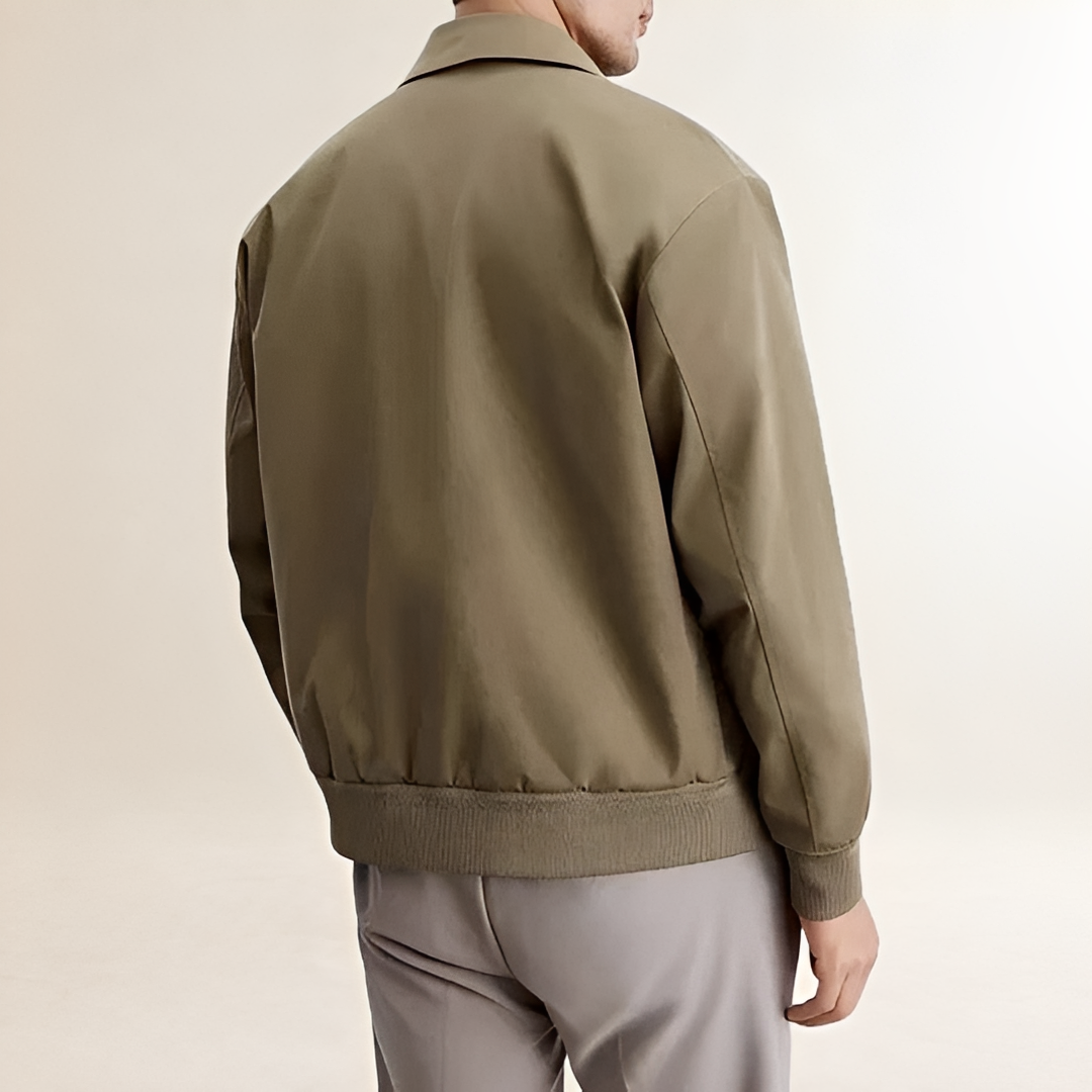 Jaqueta Bomber Masculina com Fecho de Botões de Pressão e Gola Clássica - Modelagem Relaxada