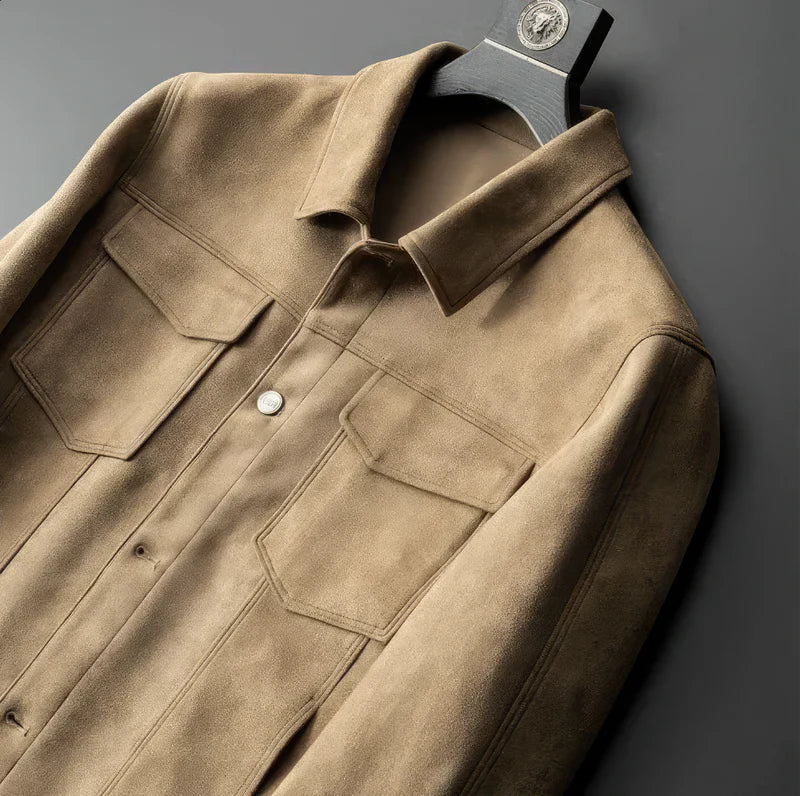 Jaqueta casual masculina com fechamento de botões e bolsos no peito
