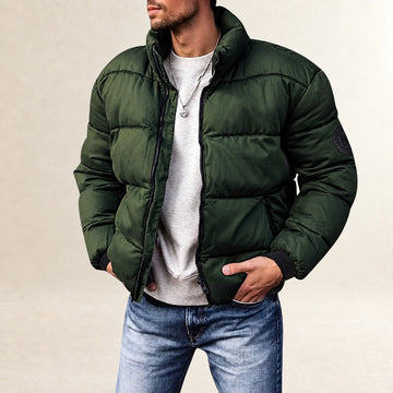 Jaqueta masculina acolchoada com design quilhado moderno e gola stand