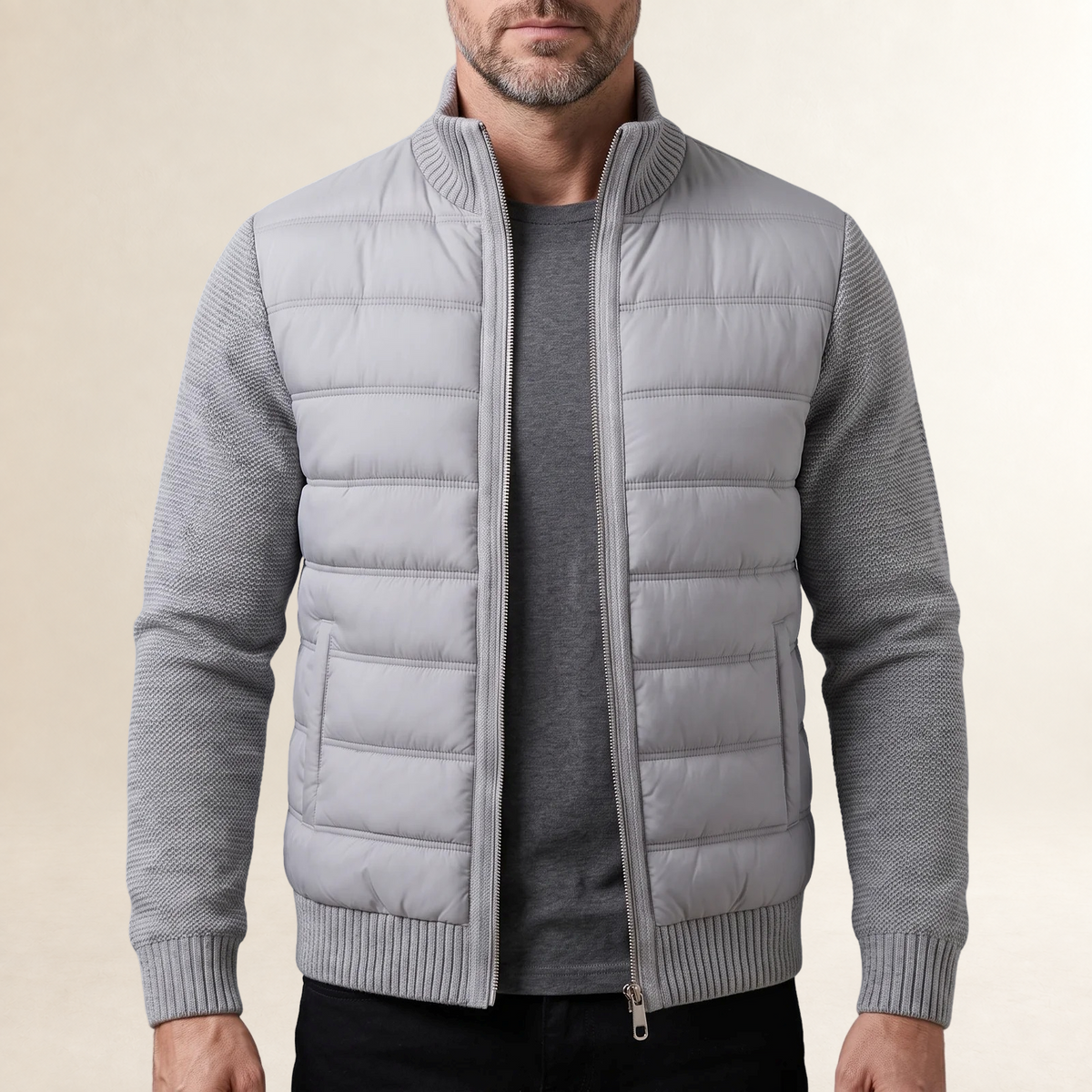 Jaqueta masculina corta acolchoada com mangas contrastantes - ajuste ajustado