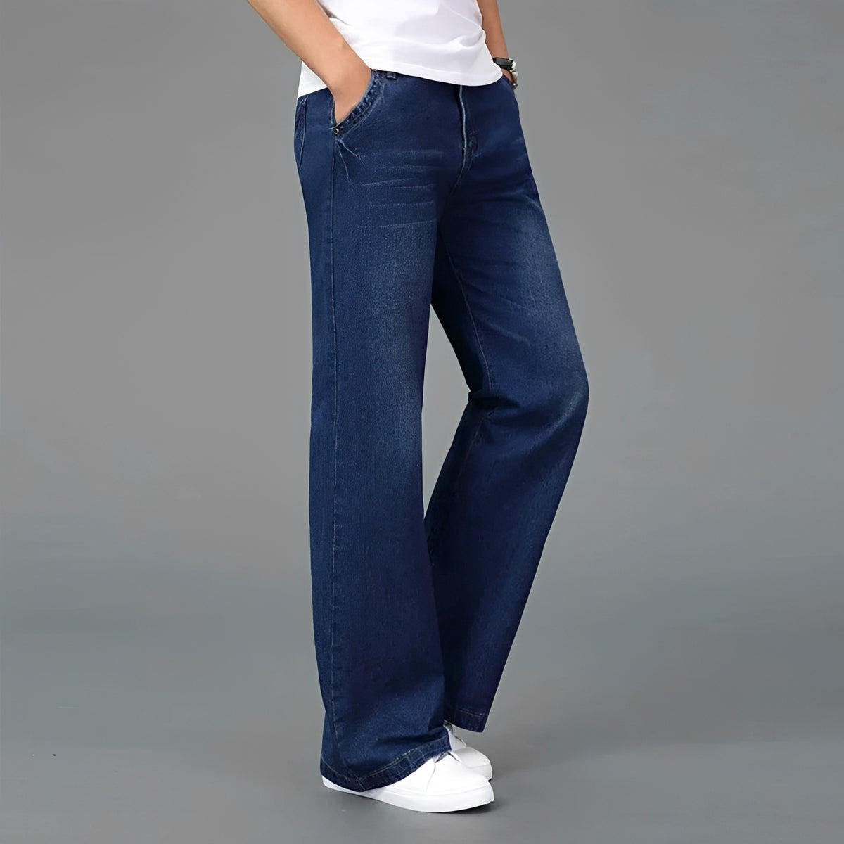 Jeans bootcut masculino com perna flare e múltiplos bolsos - corte relaxado