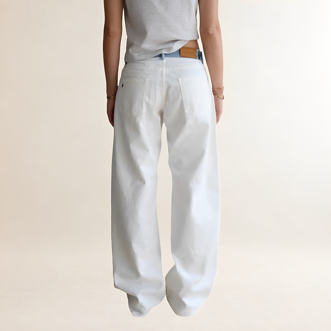 Jeans femininos wide leg com cós contrastante e cintura média