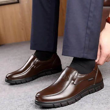 Mocassins masculinos slip-on com design confortável e perfil baixo