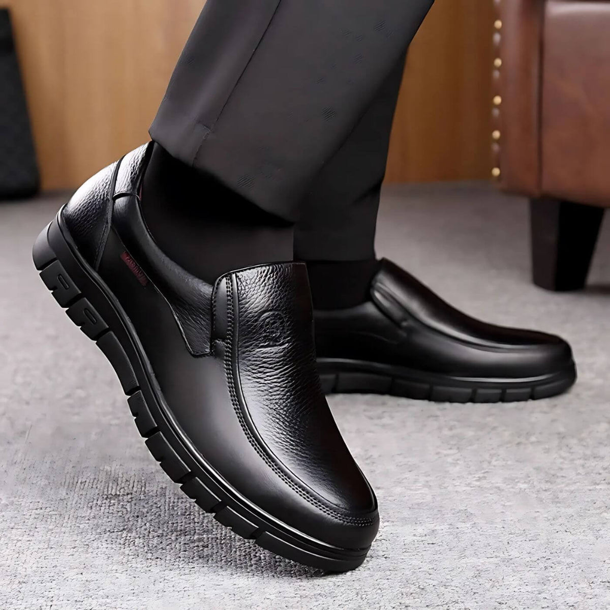 Mocassins masculinos slip-on com design confortável e perfil baixo