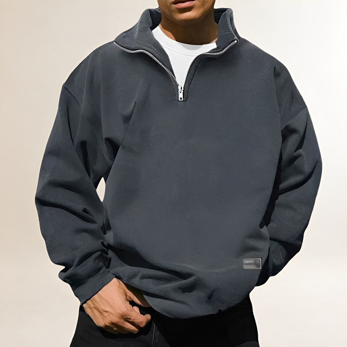 Moletom masculino com zíper parcial e gola alta - corte relaxado
