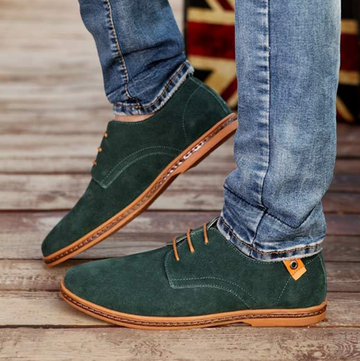 Sapatos casuais de amarrar masculinos com design clássico e estilo versátil