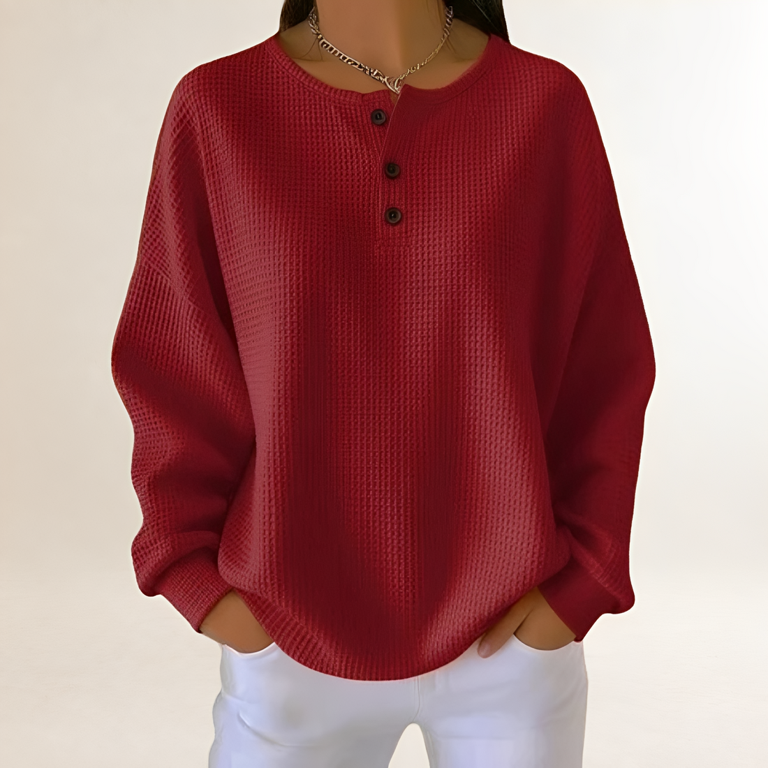 Suéter feminino confortável com caimento relaxado e fechamento com botões Henley