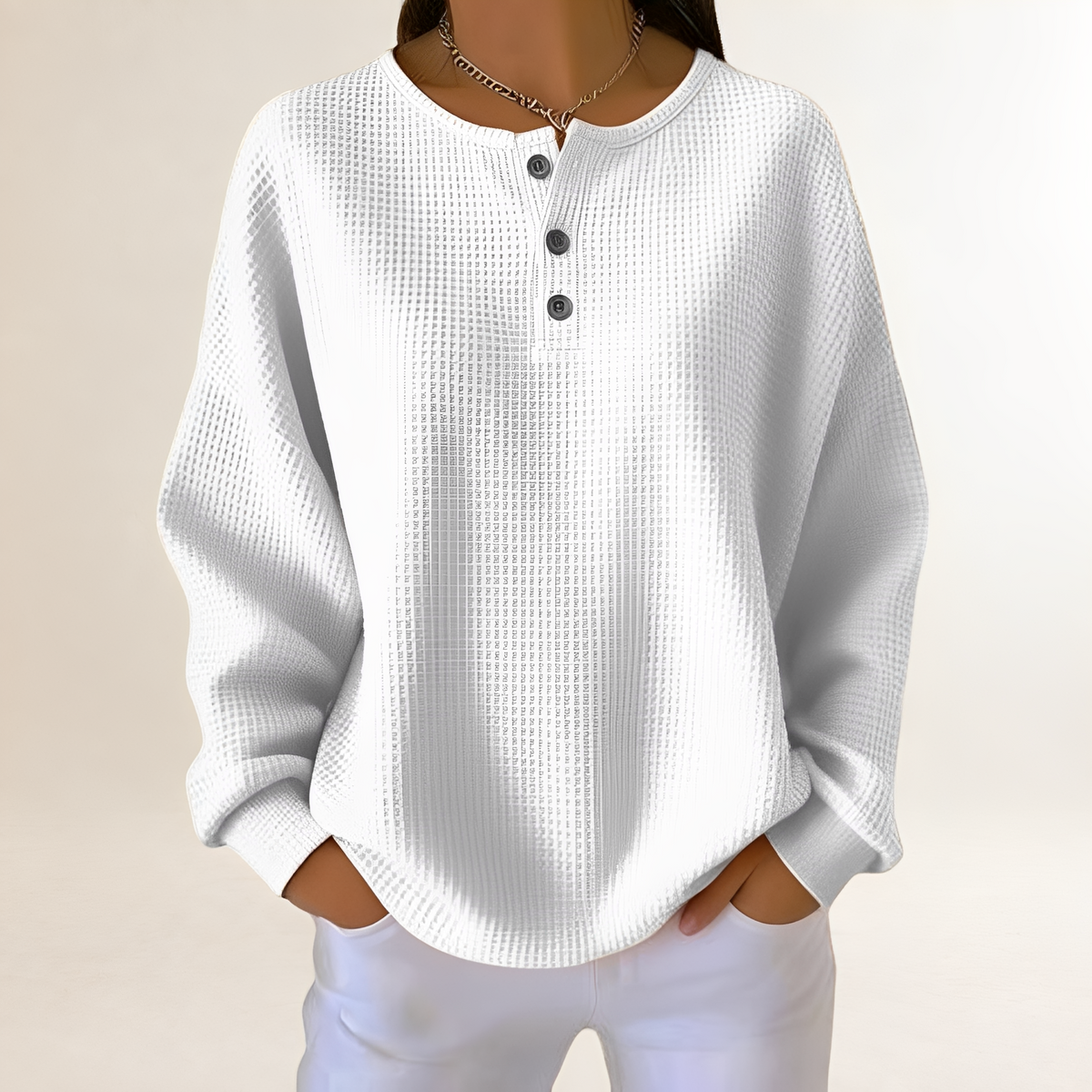 Suéter feminino confortável com caimento relaxado e fechamento com botões Henley