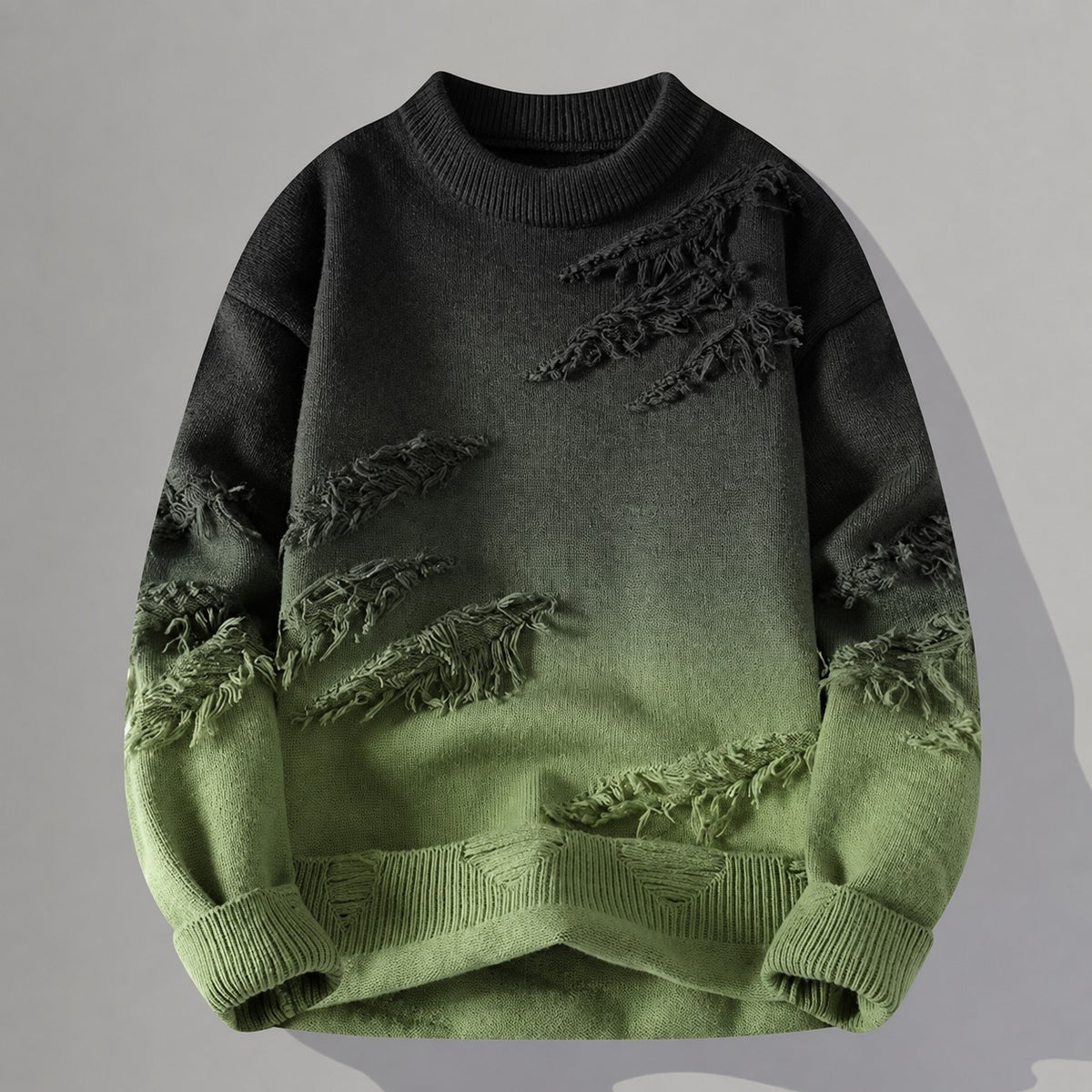Suéter masculino distressed com degradê tonal e detalhes desfiados