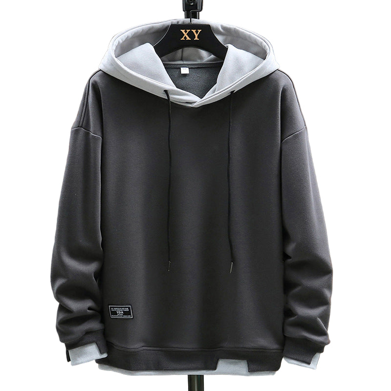 Sweatshirt com capuz para homem, corte casual, gola com cordão e mangas compridas.