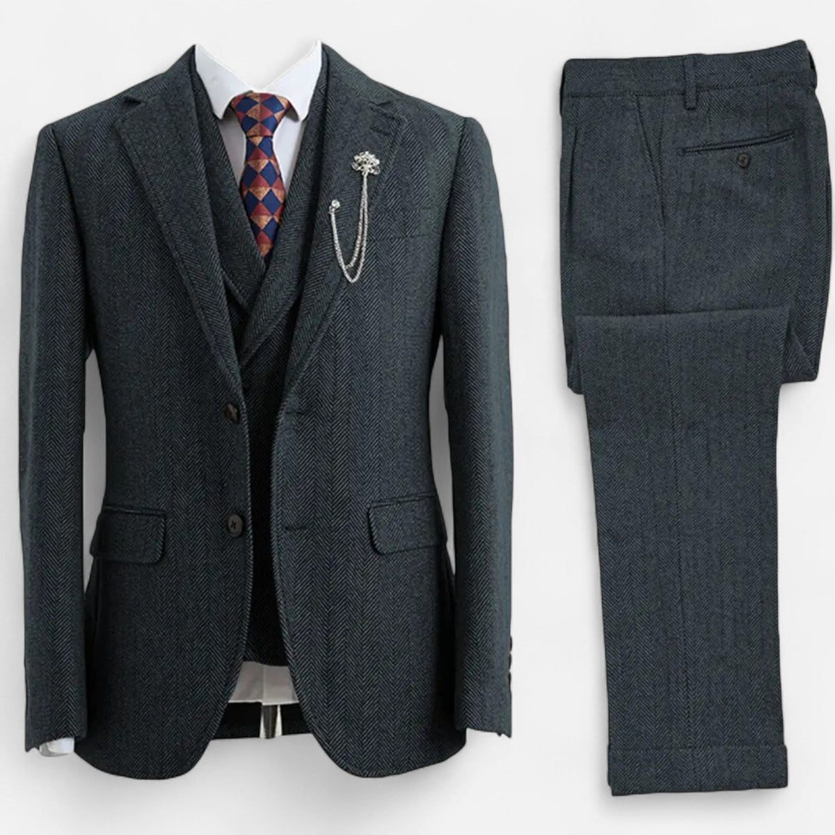 Terno masculino de três peças com padrão xadrez herringbone e caimento ajustado