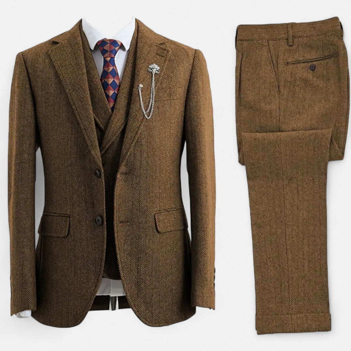 Terno masculino de três peças com padrão xadrez herringbone e caimento ajustado