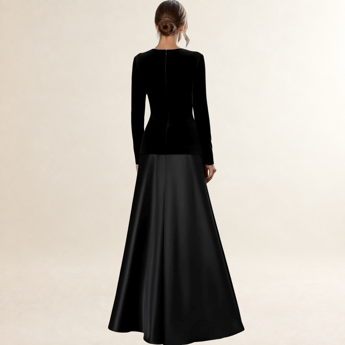 Vestido longo de manga longa feminino com saia evasê e corpo ajustado