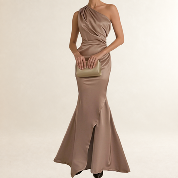 Vestido longo feminino um ombro com drapeado e silhueta sereia ajustada