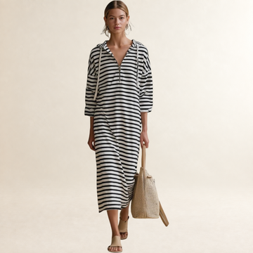 Vestido midi feminino com capuz, estampa listrada, meia-zíper e mangas três quartos