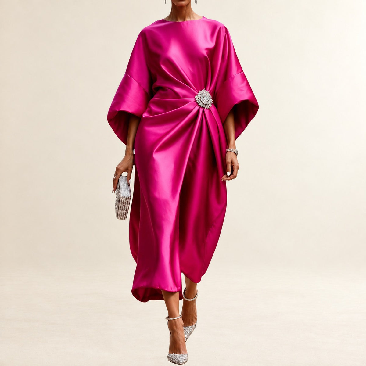 Vestido midi feminino de barco com mangas kimono largas e drapeado lateral com broche