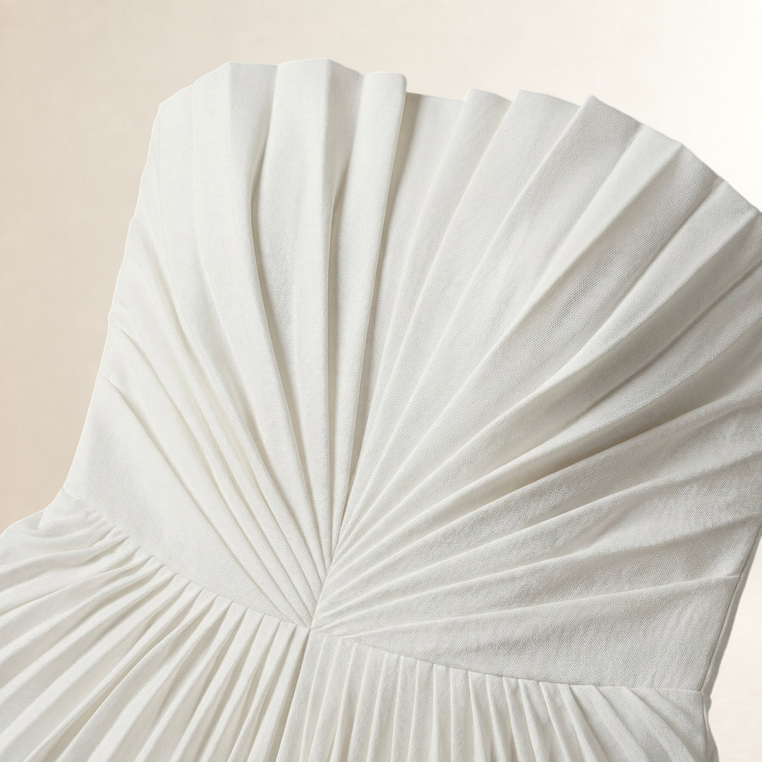 Vestido midi feminino sem alças com pregas, silhueta ajustada e comprimento até o joelho