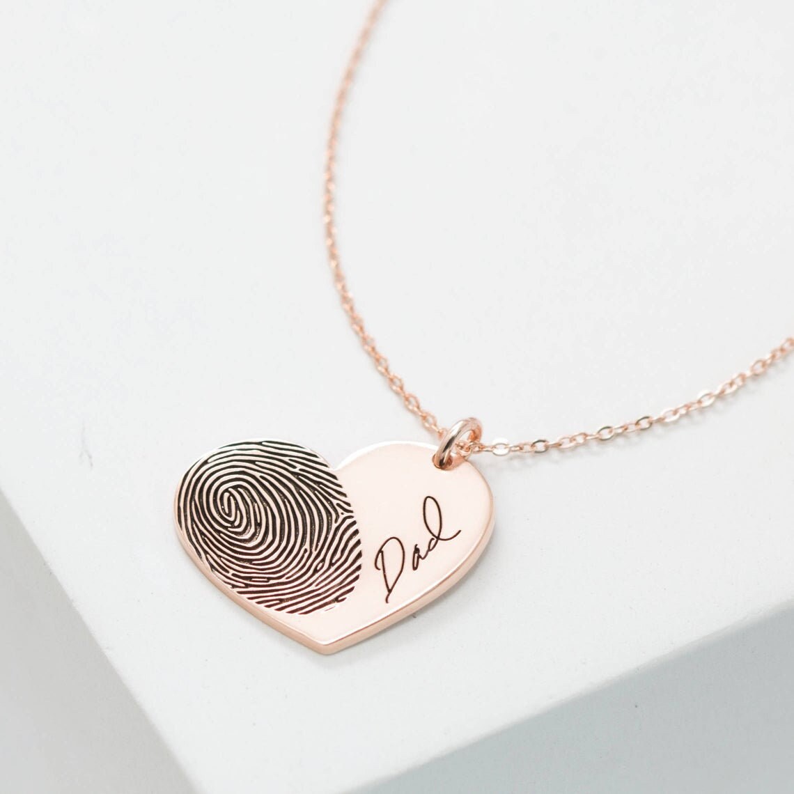 Impressão digital em forma de coração - Colar com nome personalizado