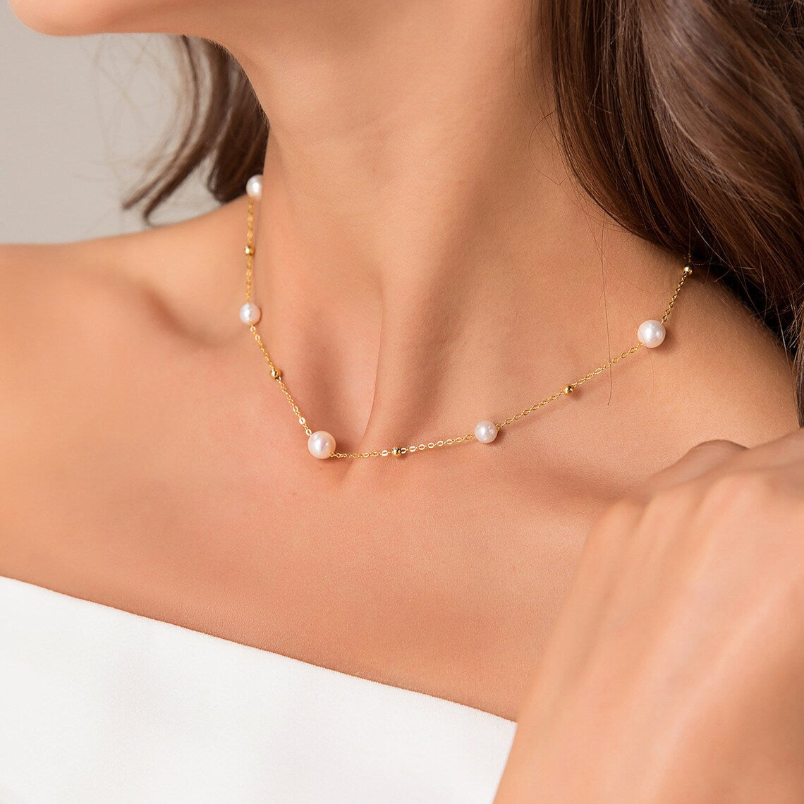 Colar elegante com design alternado