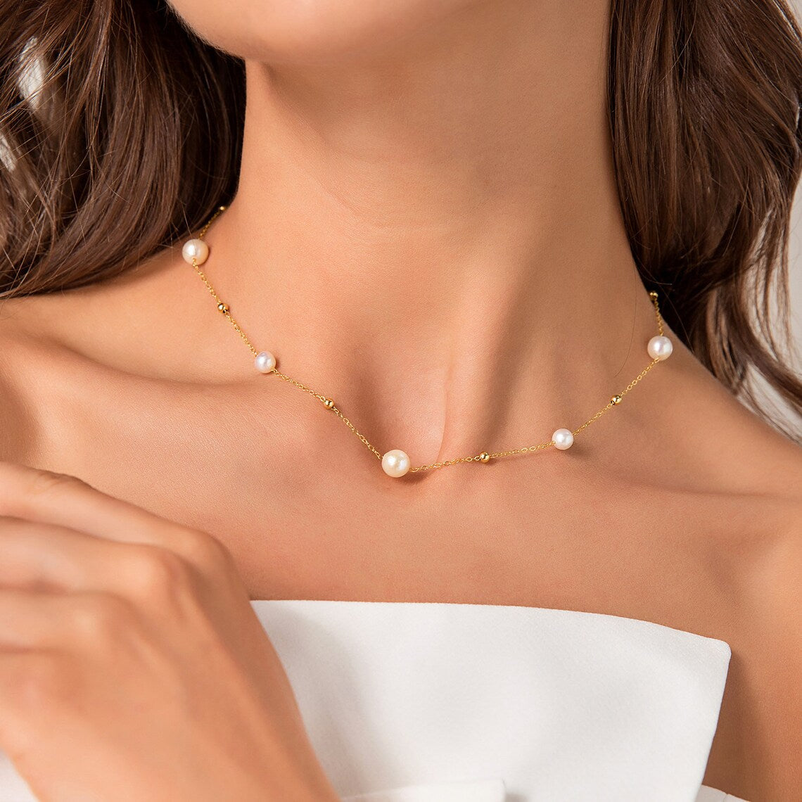Colar elegante com design alternado
