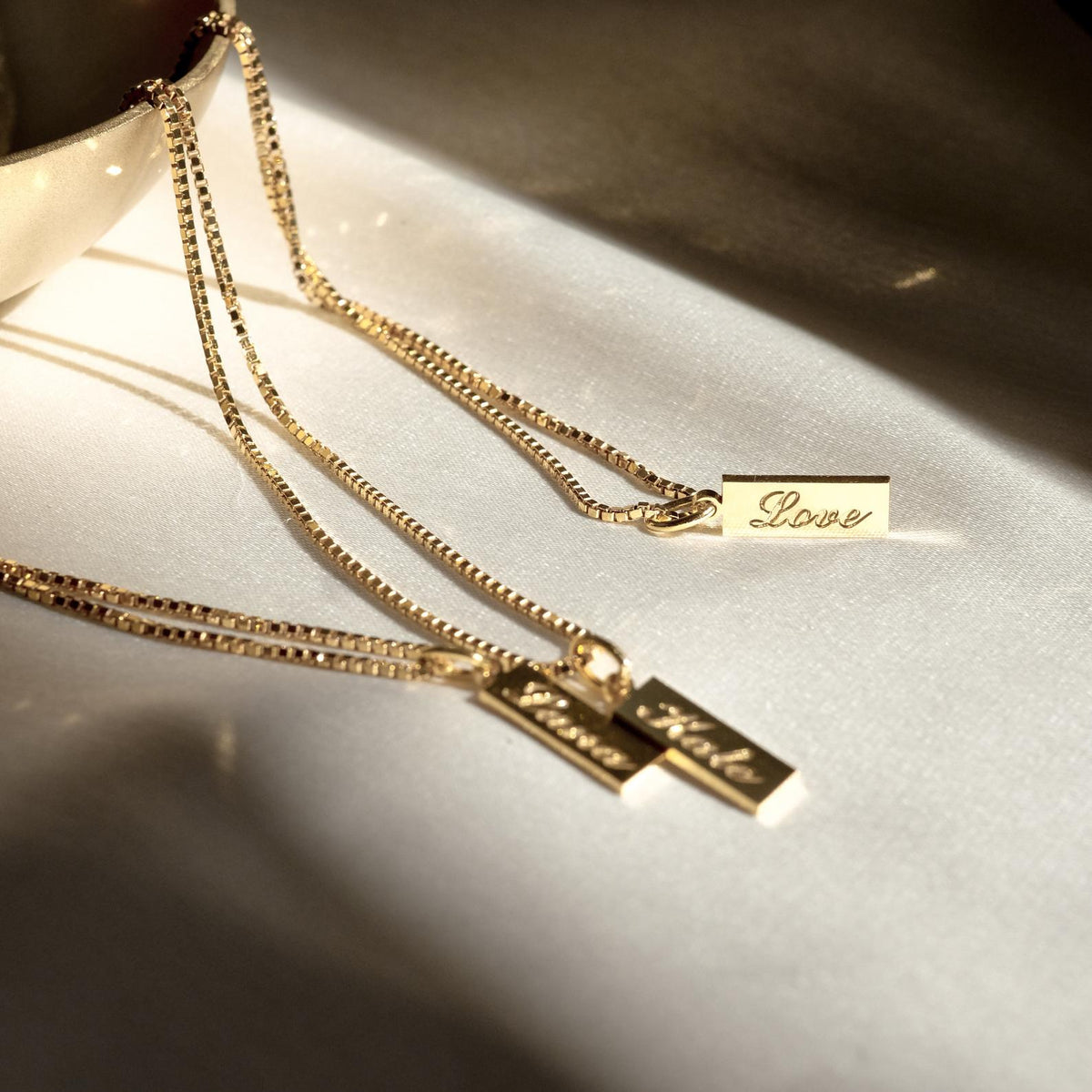 Lina – Cadeia de placa fina personalizada