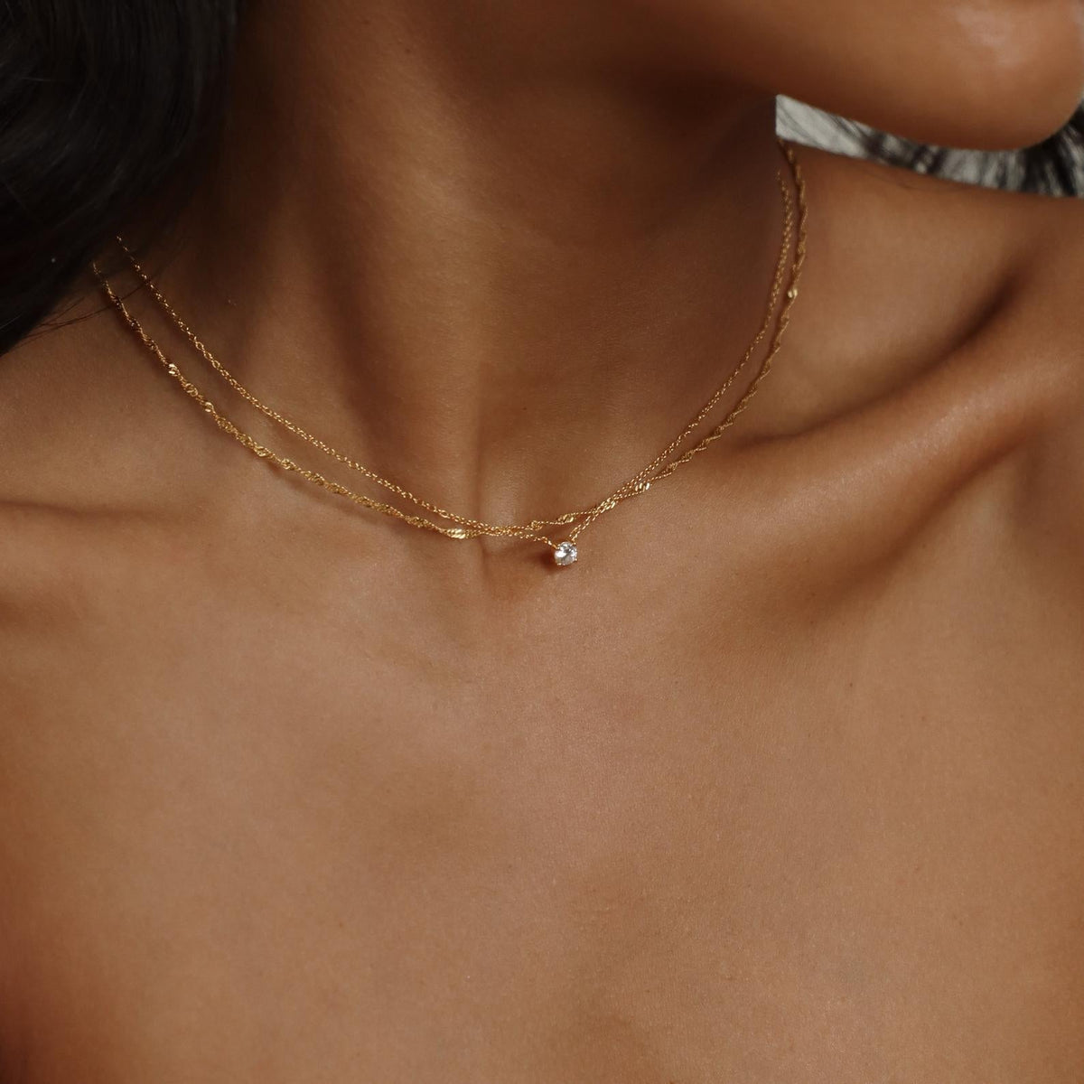 Colar Delicado de - Colar com Ornamentos em Pedra