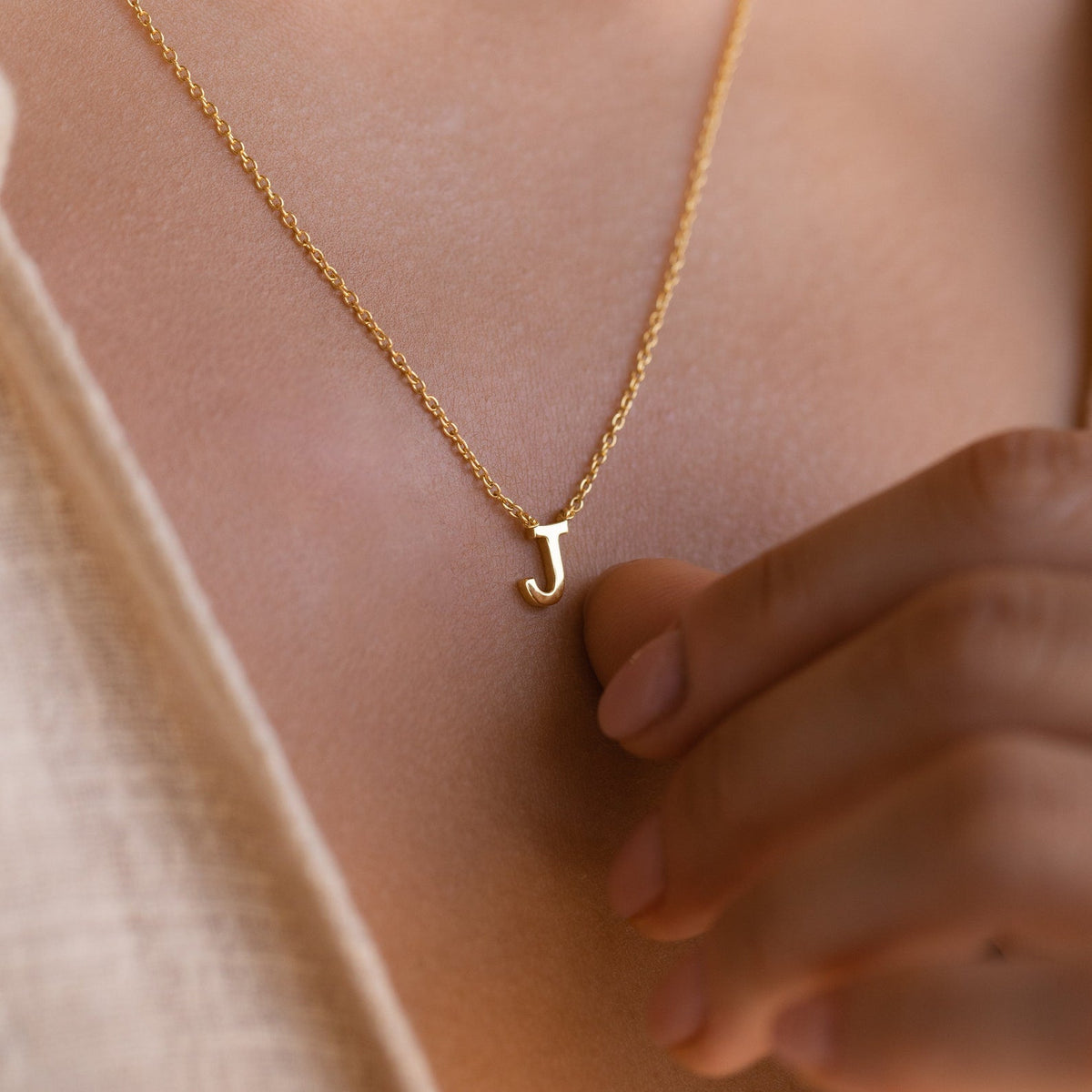 Colar delicado com iniciais - Colar elegante com letras
