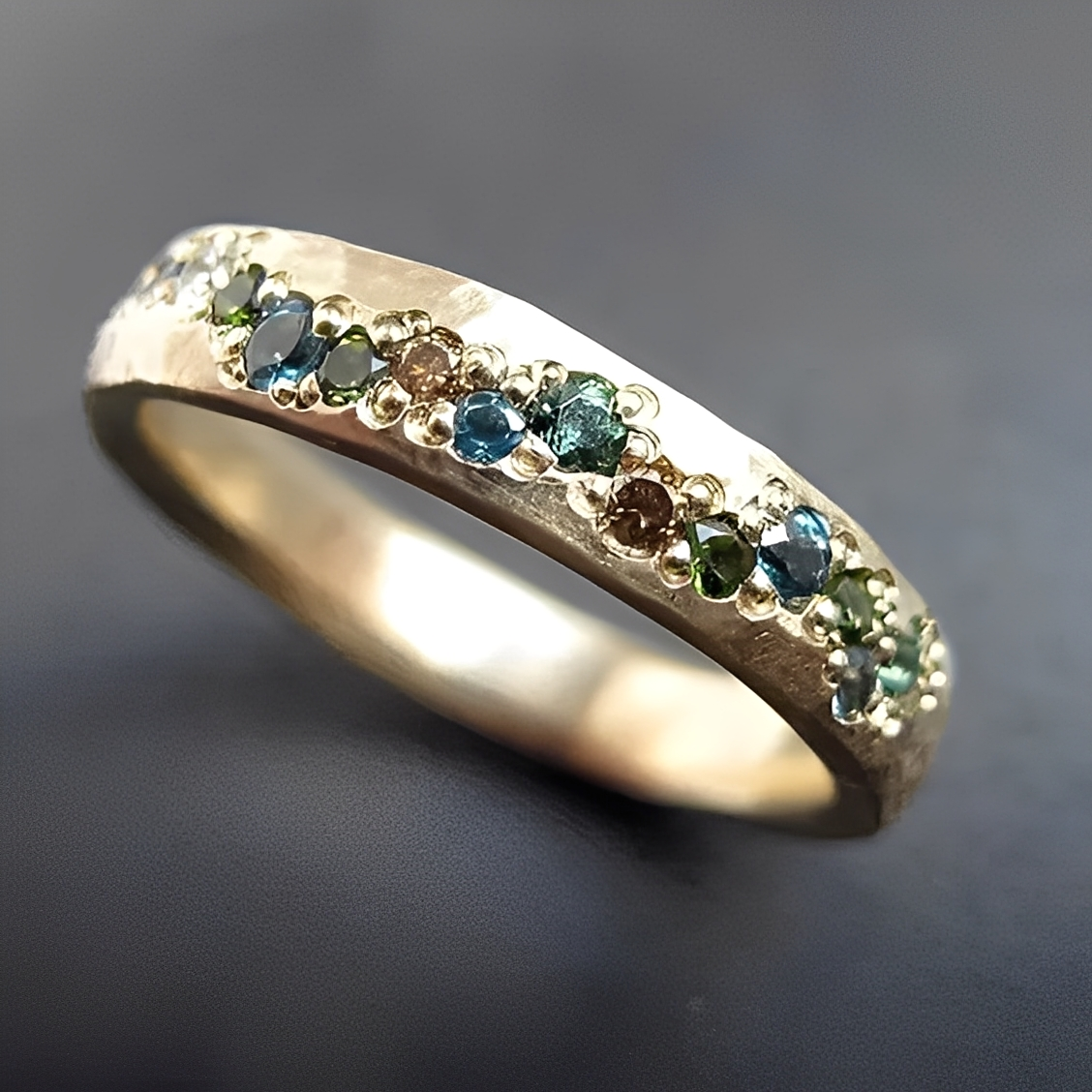 Clara - Bague classica vintage dourada