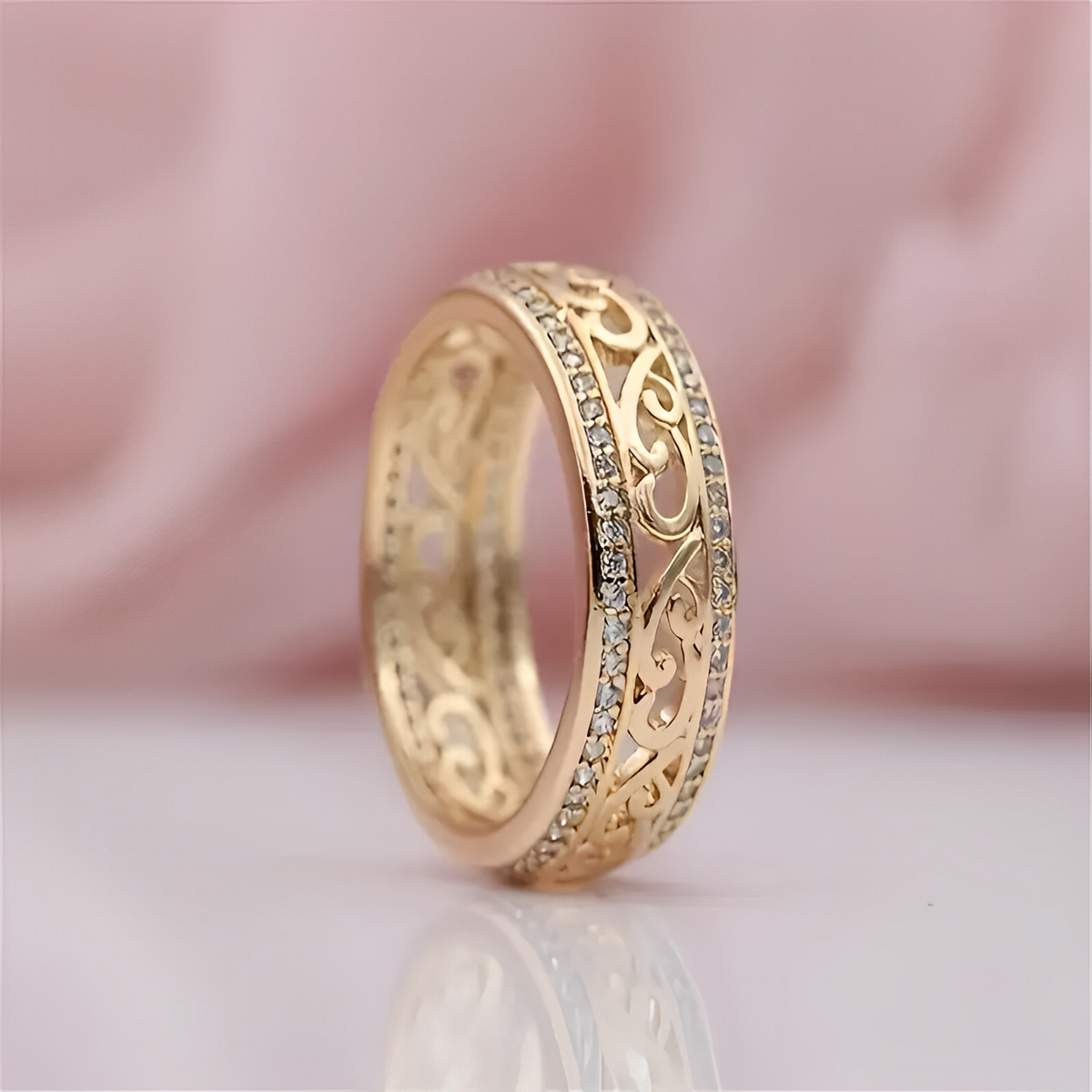 Jevy – Bague dourada grande com furos