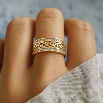 Jevy – Bague dourada grande com furos