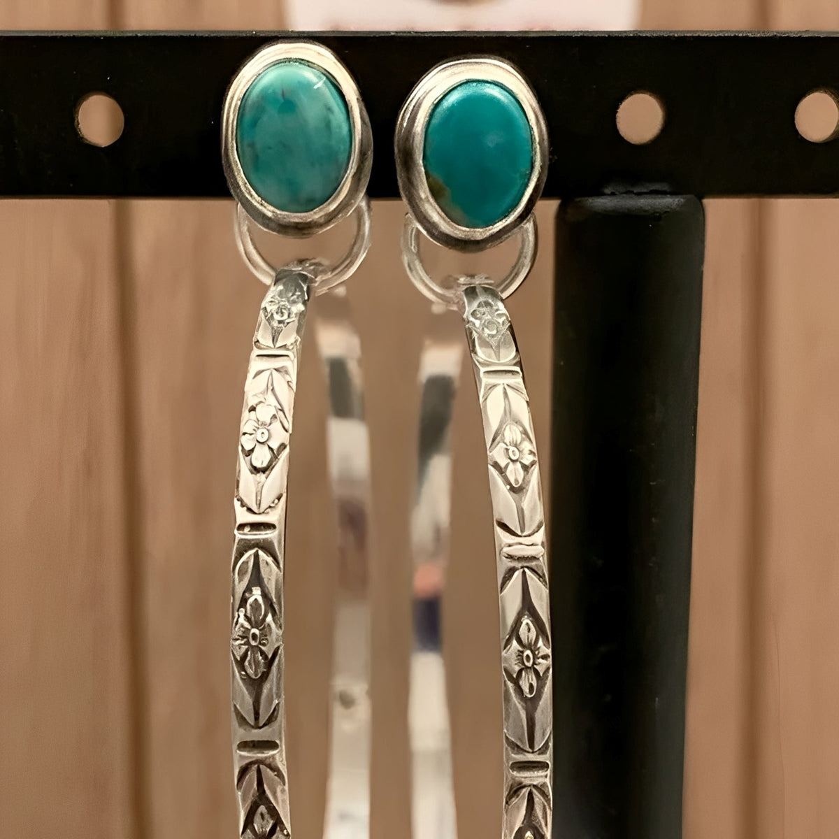 Issa – Brincos boho vintage com ônix