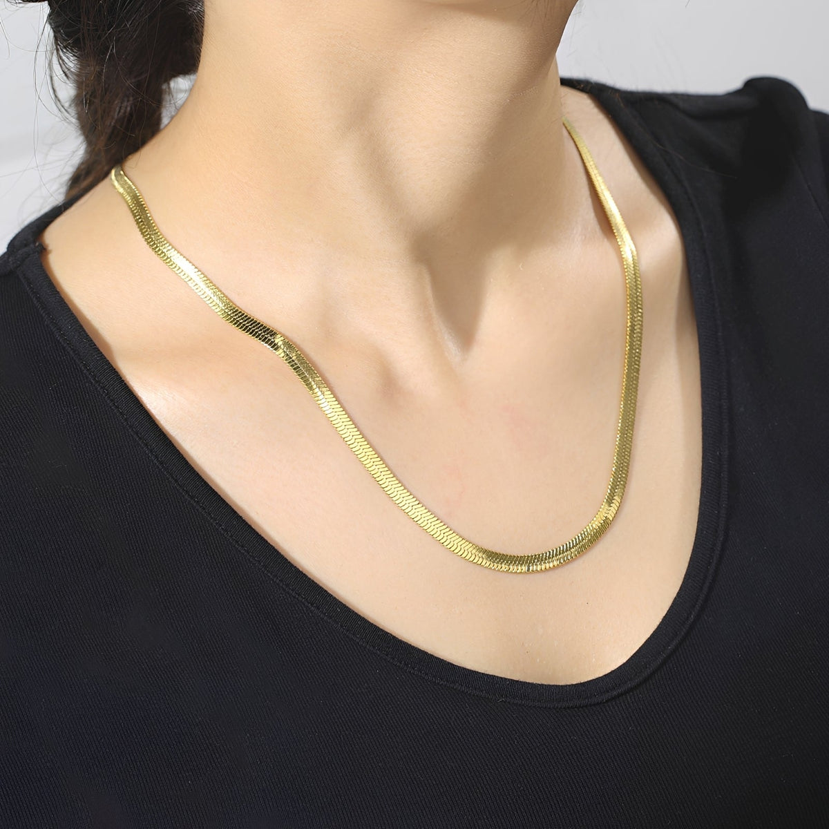 Naomie – Colar choker em cadeia de serpente