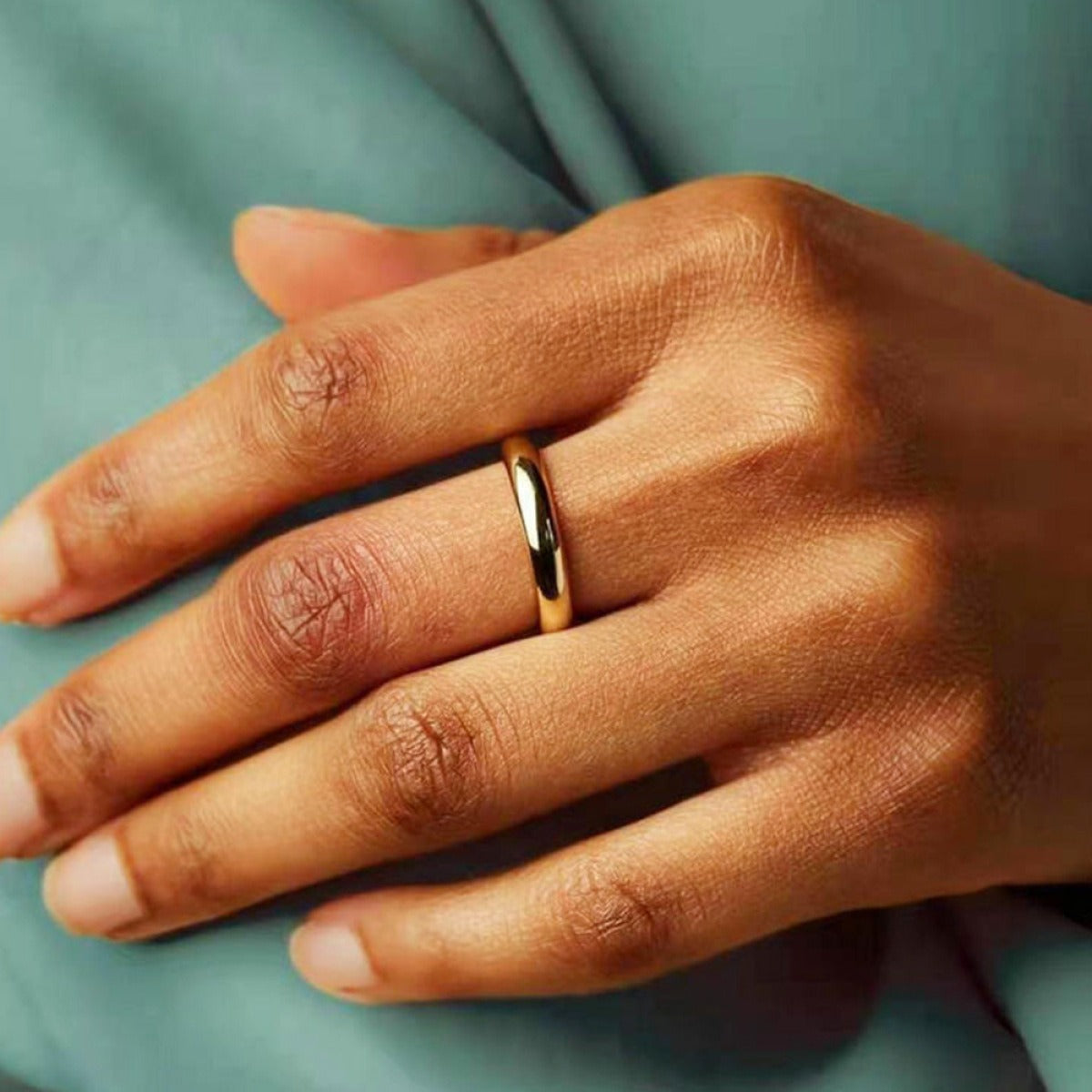Eloane – Bague moderna à acabamento brilhante