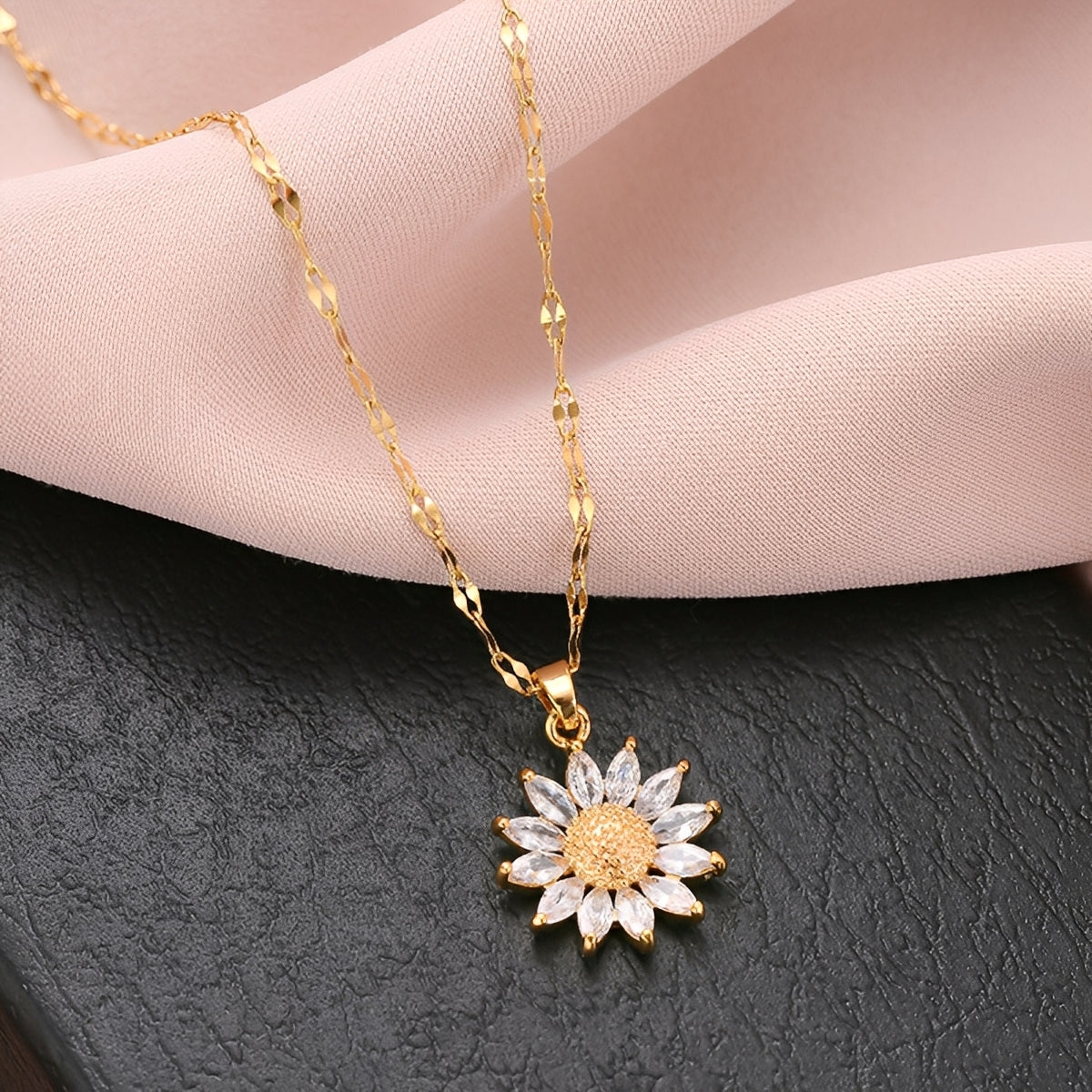 Manon – Colar girassol brilhante em ouro